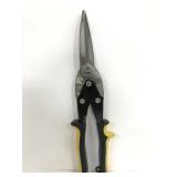 Hand held pruning snips