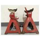 Pair of auto mate 6 ton jacks, model: 5507