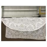 Lot of two white lace tablecloths