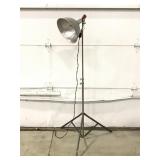 Adjustable work lamp w/ tripod stand