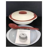 Tupperware Insulated Oval Server w/ extra pieces