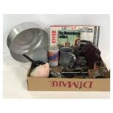 Lot of assorted vintage items