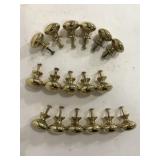 Lot of 17 gold metal drawer knobs