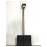 Delta wooden handle 16in wide snow shovel