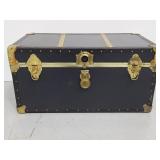 Vintage trunk with insert tray,  no key