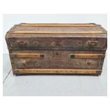 Late 1800s small hump back chest