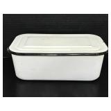 Metal baking pan with lid
