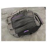 Franklin Fastpitch Pro purple/black catching glove