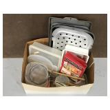 Lot of assorted kitchen items