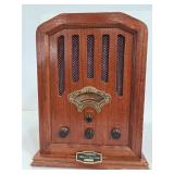 Vintage Thomas model BD121 Collectors radio