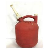 Eagle 1.25 gallon gas can w/ spout