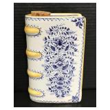 Metropolitan museum of art pottery book flask