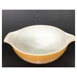 Vintage Pyrex mixing bowl