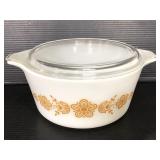 Vintage Pyrex casserole dish with lid- 1.5 quart