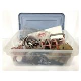 Collection of assorted vintage items & knickknacks