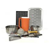 Lot of kitchen items