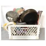 Lot of assorted household items