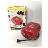 Mickey Mouse cake pop maker