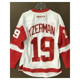 Autographed Detroit Red Wings Yzerman jersey