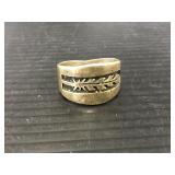 Stamped sterling size 12 leaf ring