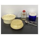 Collection of vintage shaving & vanity items