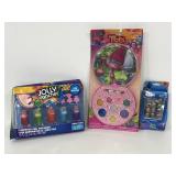 Lip gloss set, set of press on nails & nail polish