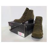 Soho girls size 7 ankle boots green