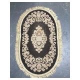 Vintage oval fringed rug - 5 ft x 3 ft