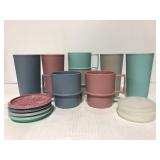 Vintage Tupperware coffee & tall cups w/ lids