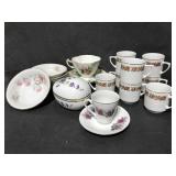 Assorted porcelain collection w/ Lefton egg box