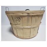 Orchard basket with purses
