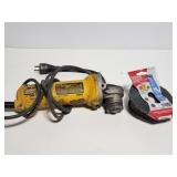 Dewalt angle gringer with discs