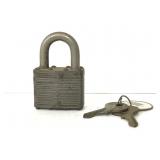 Vintage master lock w/2 keys