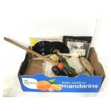 Box of miscellaneous vintage home items