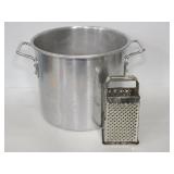 Aluminum stock pot with cheese grader