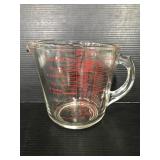 Vintage Pyrex 4 cup measuring cup