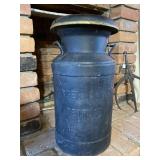 Old Detroit burger dry company milk canister