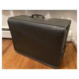 Blandon vintage leather suitcase
