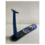 Pelican Space Scooter snowboard w/ handle
