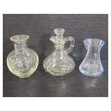 Curet w/ 2 small vases