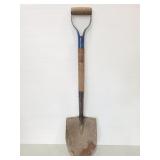Short handle metal and wood shovel