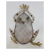 Metal frog garden bird feeder
