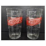 Pair of vintage Detroit Red Wings glass cups