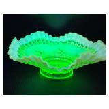 Vintage Uranium glass ruffle edge bowl