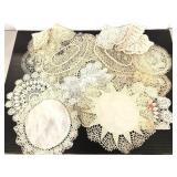 Vintage assorted doilies
