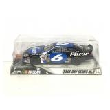 Hot wheels race day nascar series 1:24 scale