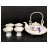 Vintage ceramic Japanese saki set