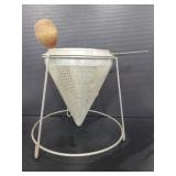 Cone strainer with stand