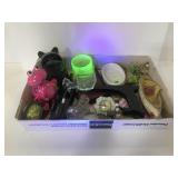 Lot of vintage desk decorations