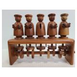 Wood choir crank toy